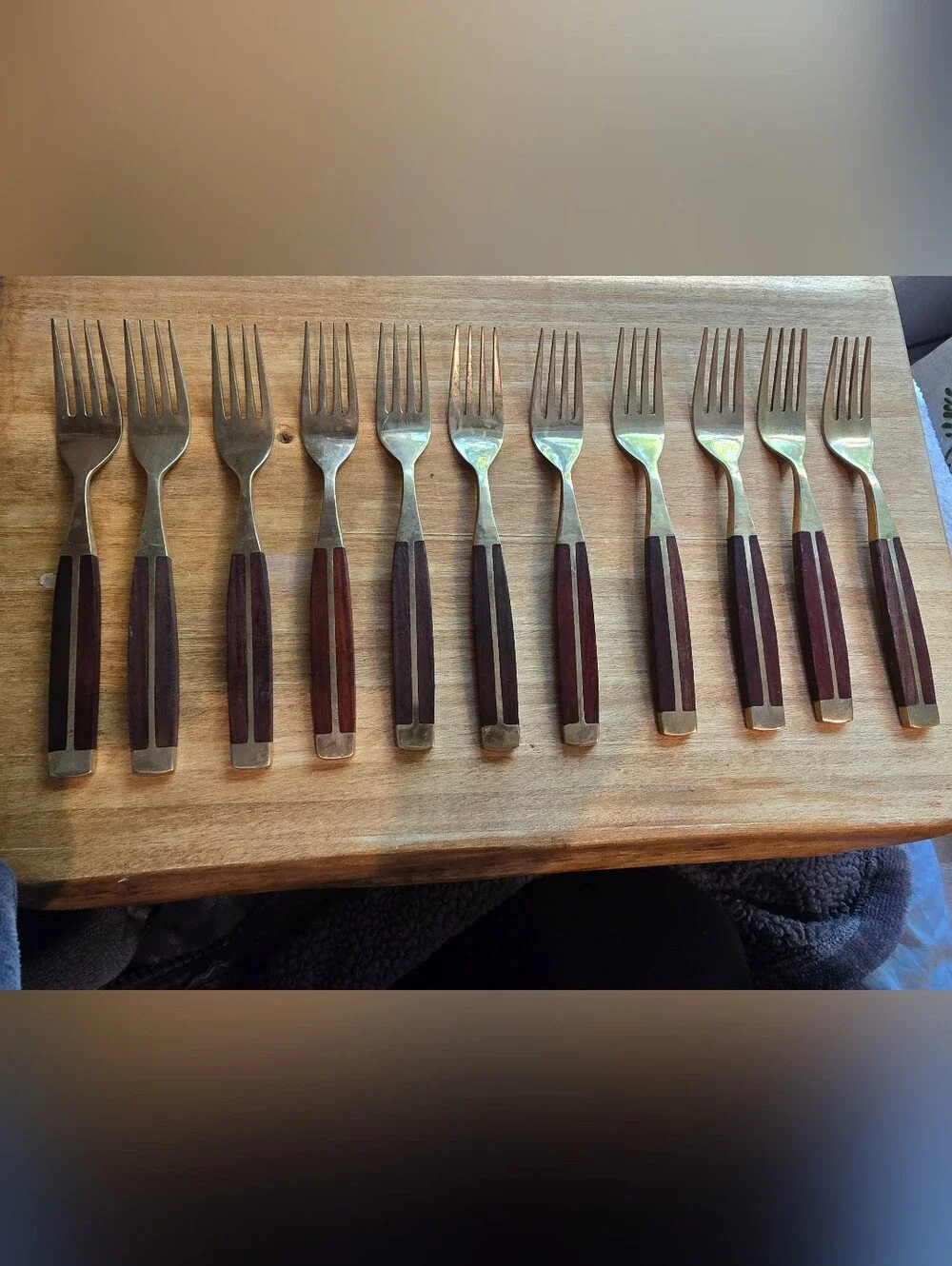 Classic Brass-Tone Fork Set with Brown Wood Inlay - Home Dining
